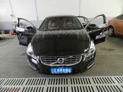 昆明發燒友汽車影音：沃爾沃S60加裝導航和后視、解碼器