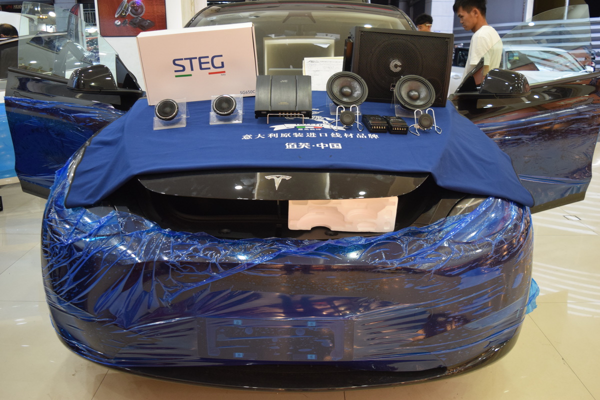 【昆明發燒友】特斯拉汽車全車隔音降噪升級之引擎蓋隔音，降低發動機噪音
